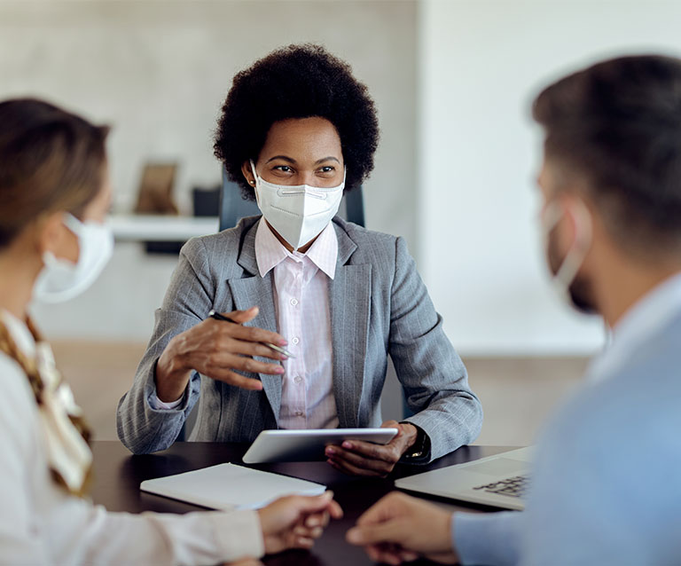 discussion-table-1272458981